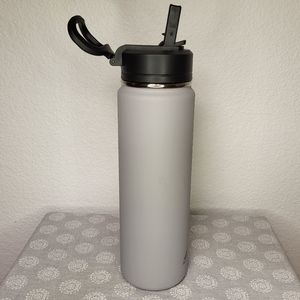 NWOT Hydra Peak 24 oz Stainless Steel Insulated Bottle w Straw Cap